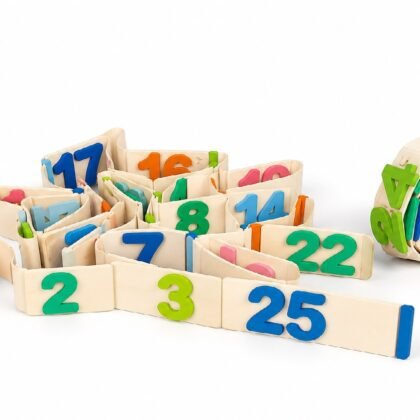 Number Mat.: Number Mat is fast and a crazy quiz game. Kids listen the equation from teacher, do the math, and then step on the right answer.