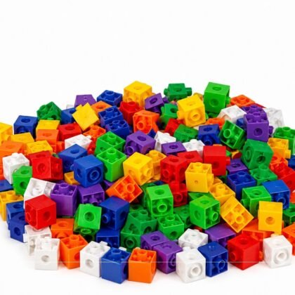 Linking Cubes 1.5 cm interlinking cubes set of 500 pcs. in five colours.