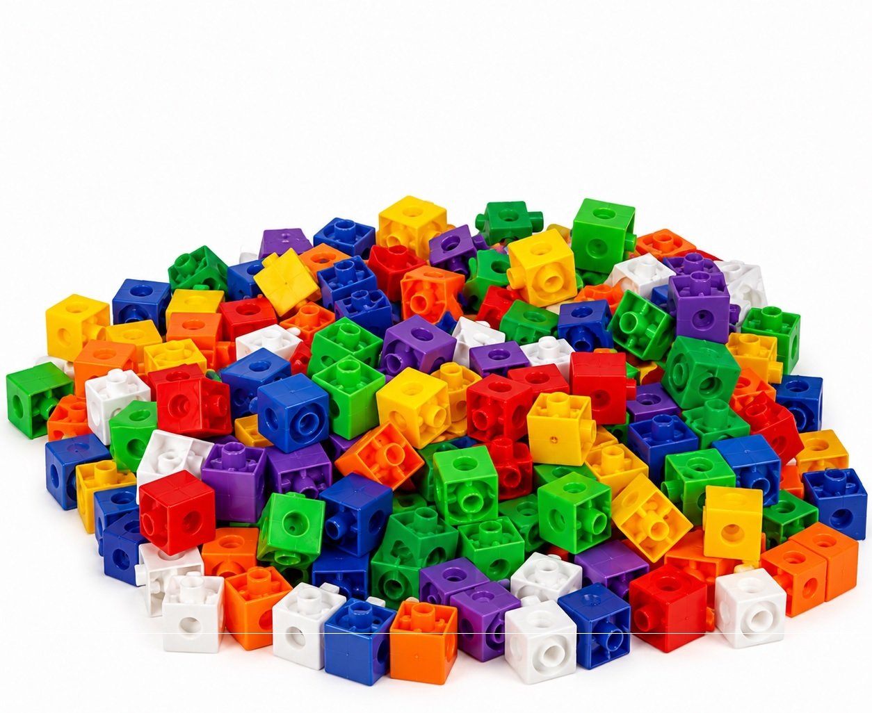 Linking Cubes 1.5 cm interlinking cubes set of 500 pcs. in five colours.