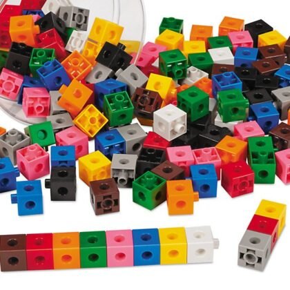 Linking Cubes 1.5 cm interlinking cubes set of 100 pcs. in two colours.